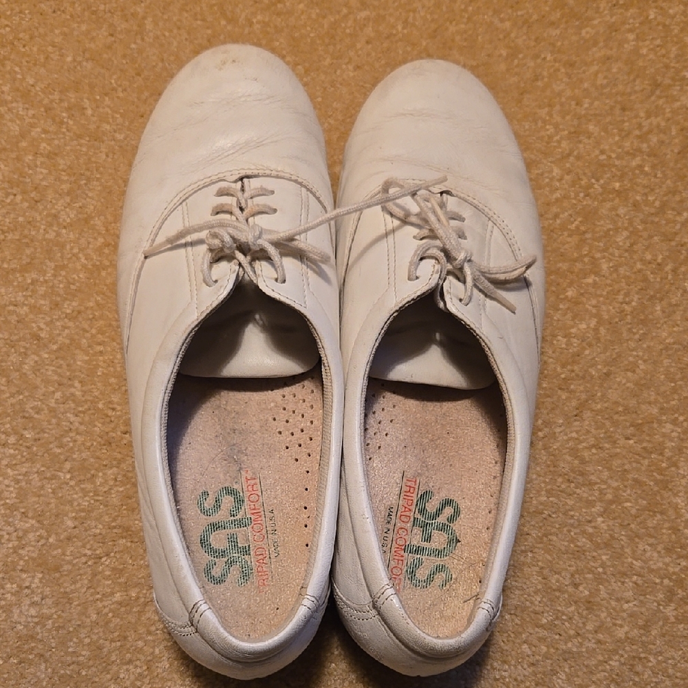 Vintage SAS White Leather Shoes